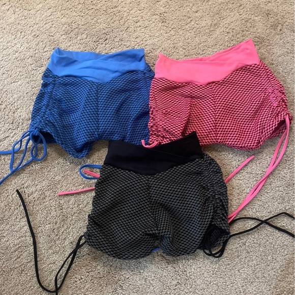 ❌SOLD❌ Pcheebum Scrunch Shorts - Picture 2 of 2
